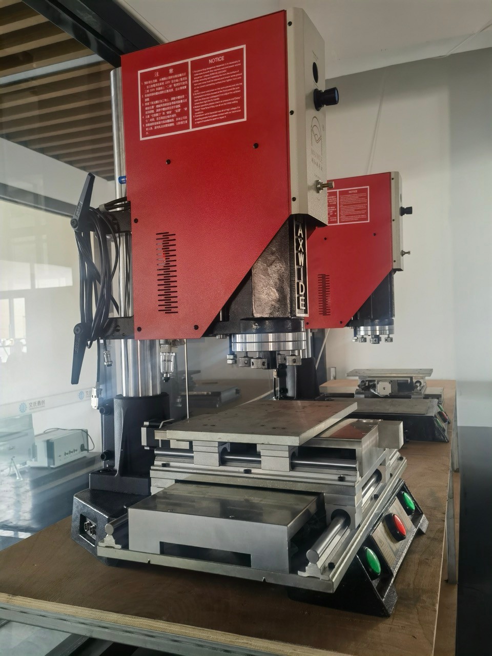 Semi-Auto Welding Machine
